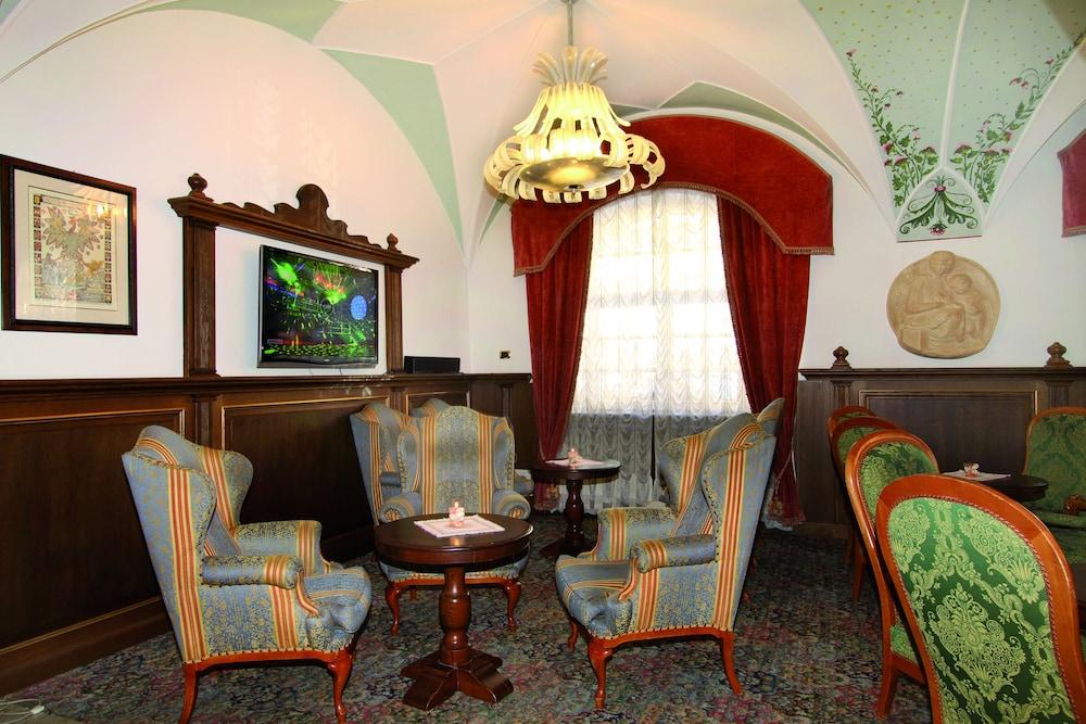 Hotel Dolomiti Schloss 卡纳泽伊 外观 照片
