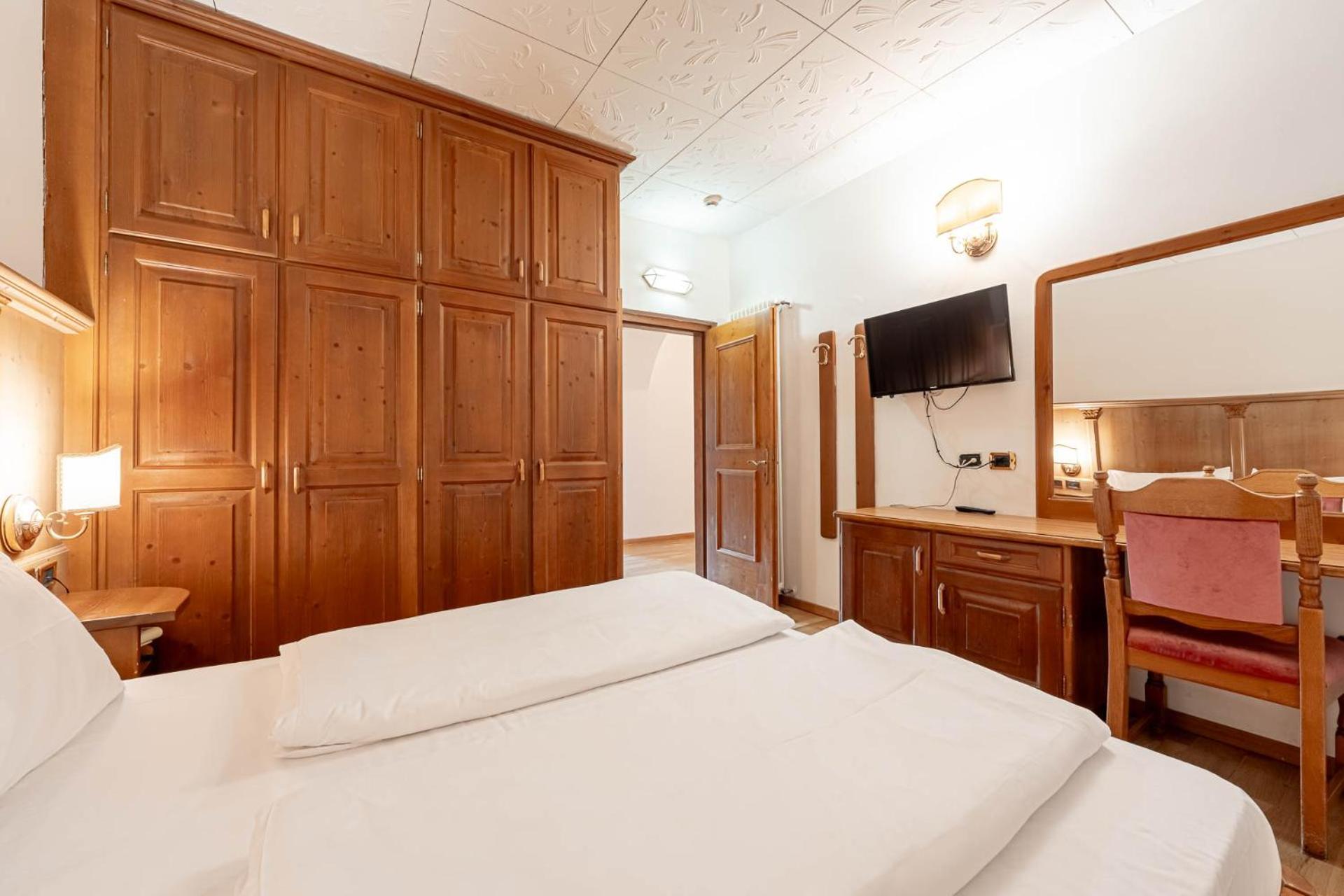 Hotel Dolomiti Schloss 卡纳泽伊 外观 照片