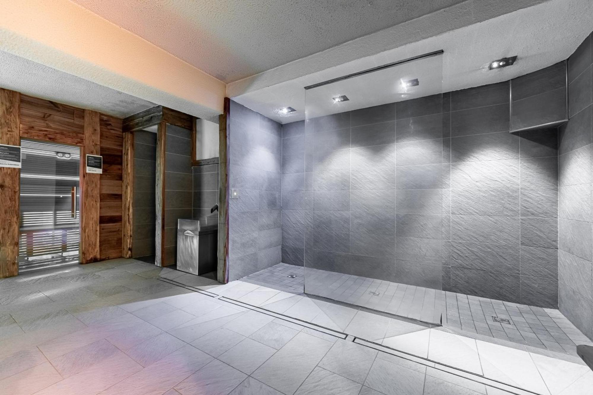 Hotel Dolomiti Schloss 卡纳泽伊 外观 照片