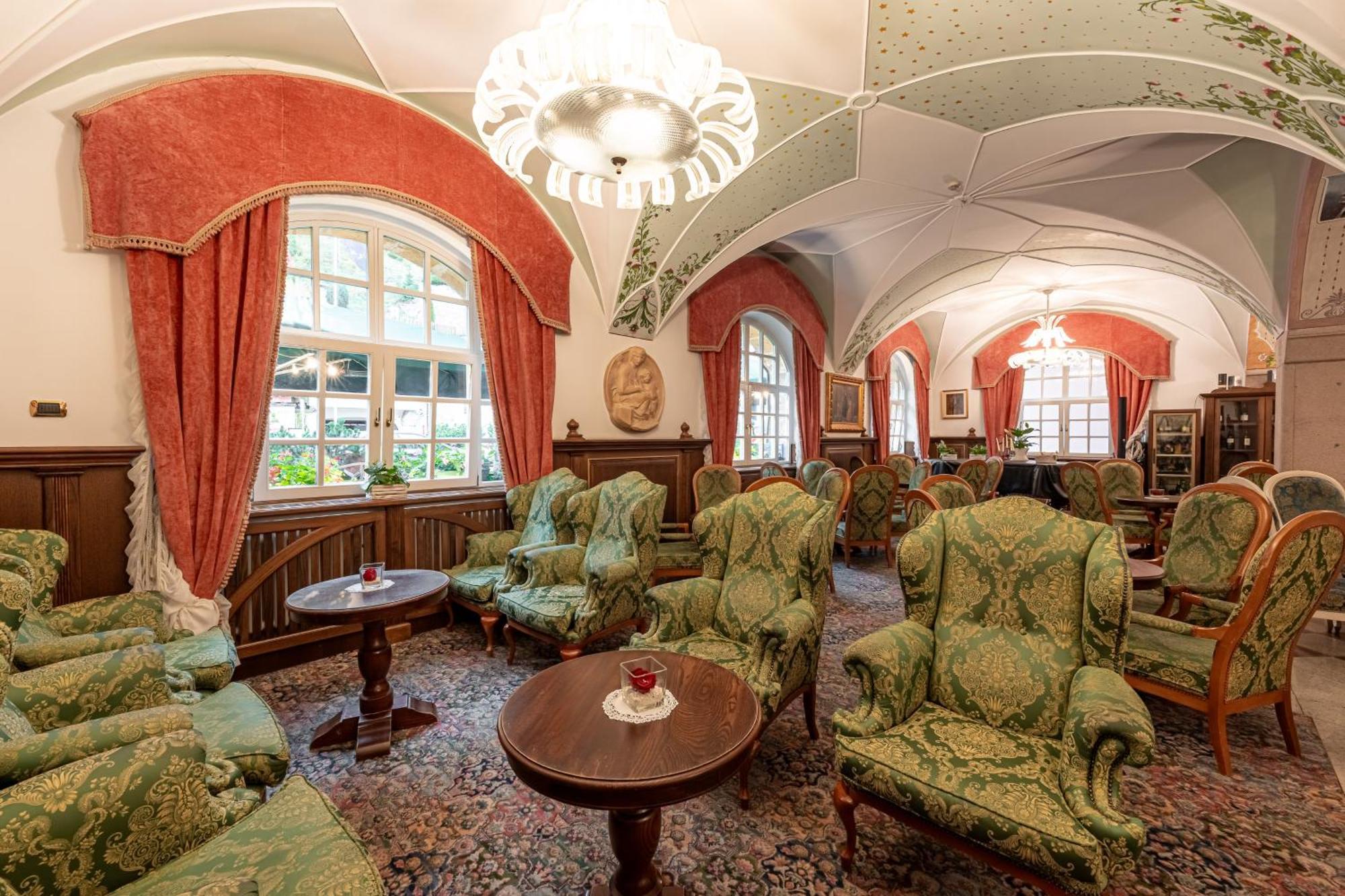 Hotel Dolomiti Schloss 卡纳泽伊 外观 照片