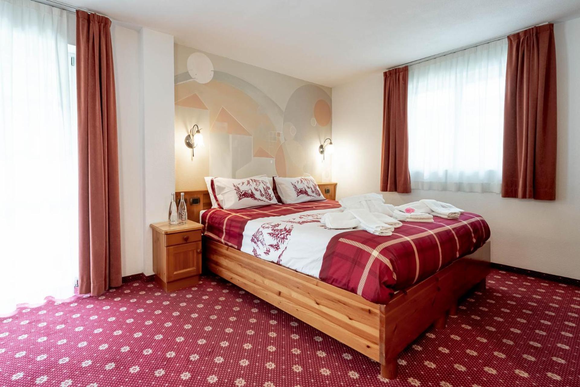 Hotel Dolomiti Schloss 卡纳泽伊 外观 照片