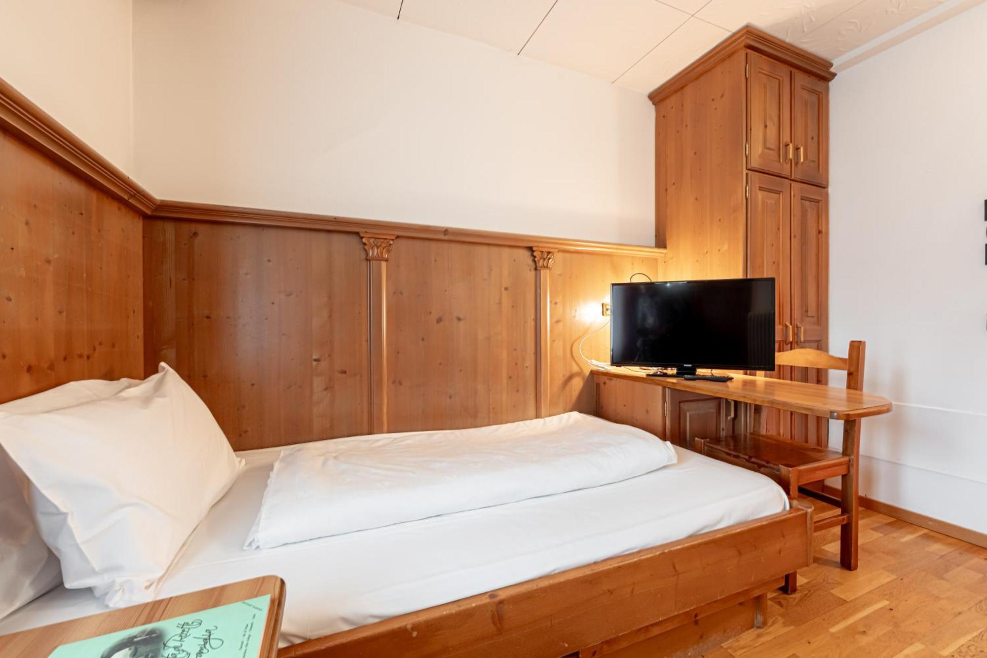 Hotel Dolomiti Schloss 卡纳泽伊 外观 照片