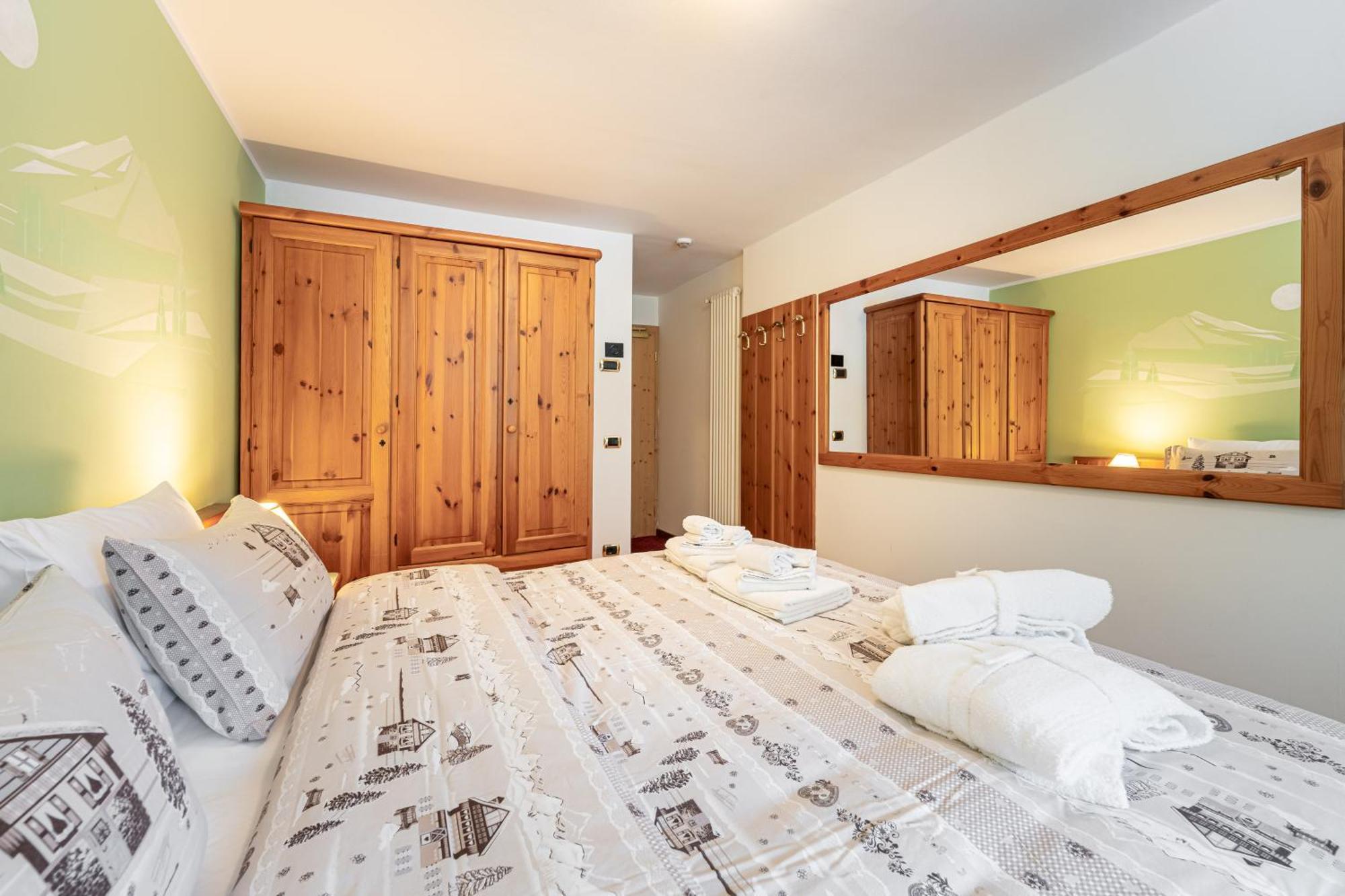 Hotel Dolomiti Schloss 卡纳泽伊 外观 照片